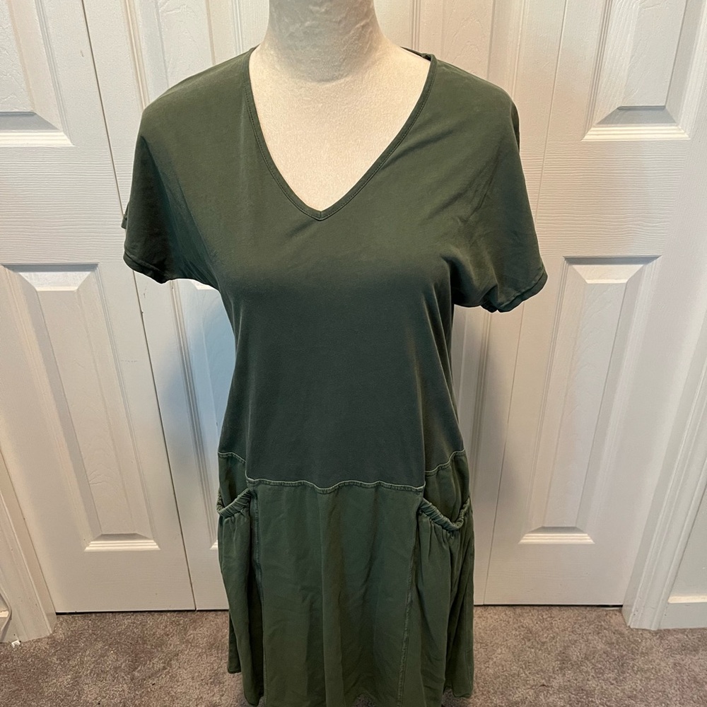 XCVI size M Cotton Green V-Neck Dress with Pockets